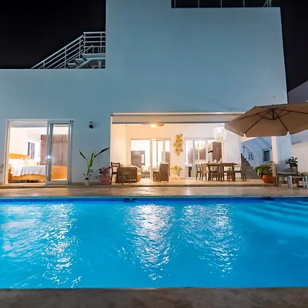 Villa Ruby Bella